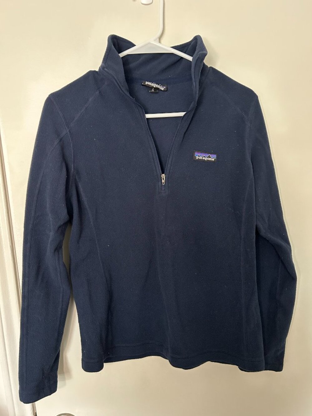 Patagonia navy blue micro d fleece